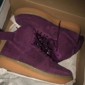 Nike burgundy airmax
